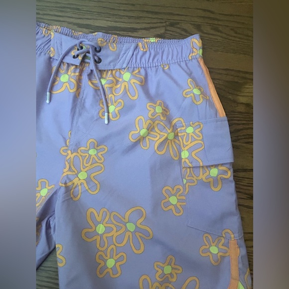 SVRN Sovereign Code Swim Trunks Mens Flower Design Size Medium - Picture 4 of 5